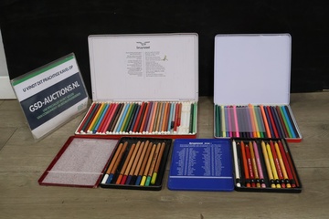 Afbeelding van Mix van kleurpotloden in metalen blikken 4 stuks