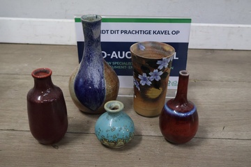 Afbeelding van Mix van 5 Vintage Keramische Vaasjes