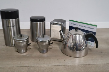 Afbeelding van Theepot met Servethouder & Suikerpotjes &  Beschuitblikken
