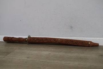 Afbeelding van Vintage dha zwaard met houtsnijwerk