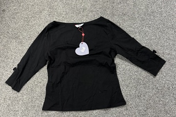 Afbeelding van zwarte dames top van Banned Retro in maat XL. De top is nieu