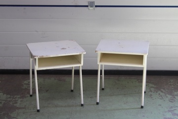 Afbeelding van Set van 2 Vintage Wit Hout/Metalen Nachtkastjes