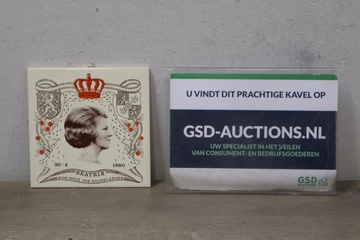 Afbeelding van Decoratieve Herdenkingstegel van Koningin Beatrix'