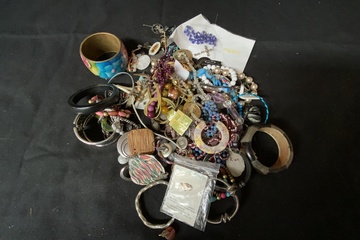 Afbeelding van Diverse sieraden - 1,5 kg