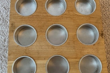 Afbeelding van IKEA houten theelichthouder – 9 vaks (met stempel achterkant