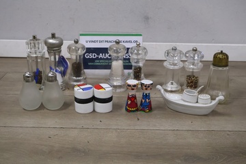 Afbeelding van Mix van 7 Paar Vintage Peper- & Zoutstellen