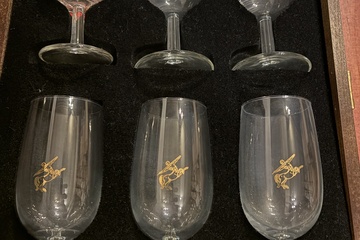 Afbeelding van Remy Martin doos met glazen