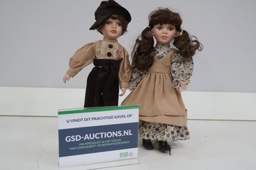 Afbeelding van Set van twee vintage poppen