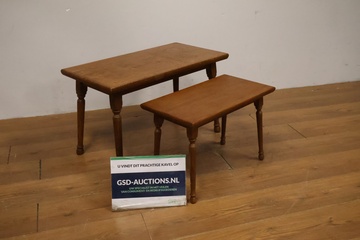 Afbeelding van Set van 2 Vintage Houten Bijzettafels