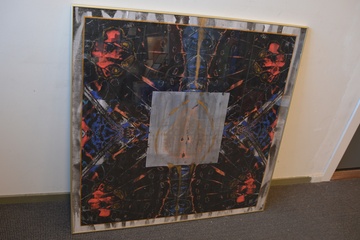 Afbeelding van Groot kunstwerk: Peer en vlindervleugels. Niet gesigneerd.