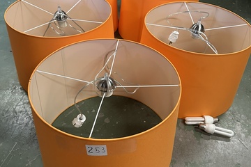 Afbeelding van 253. Lampenkappen 5 stuks met 2 lampjes