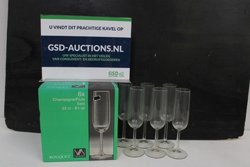 Afbeelding van Set van 6 champagneflûtes met doos'