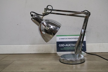 Afbeelding van Metalen verstelbare bureaulamp van Ikea