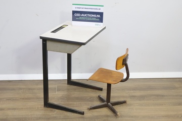 Afbeelding van Vintage Kinderschoolbureau met Stoel'