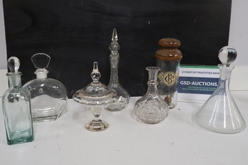 Afbeelding van Mix van 7 Vintage Glazen Karaffen