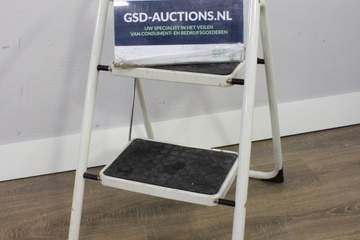 Afbeelding van Wit 2-Treeds Keukentrapje van Brabantia