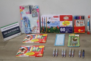 Afbeelding van Grote set teken- en schrijfwaren