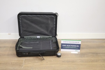 Afbeelding van Zwarte Hard-Case Rolkoffer van Rimowa