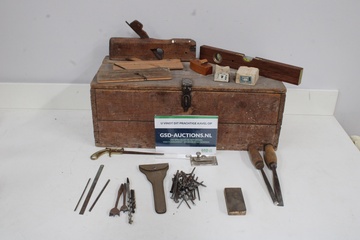 Afbeelding van Antiek Houten Gereedschapskist met Inhoud