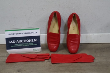 Afbeelding van Rode leren Noyen damesschoenen met leren handschoenen