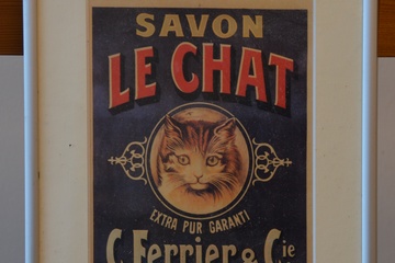 Afbeelding van Ingelijste reclameposter voor 'Le Chat, Savon'  (Zeep).