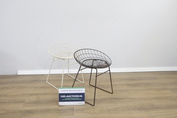 Afbeelding van Set van 2 Metalen 'Wire Krukken' van Cees Braakman, Pastoe