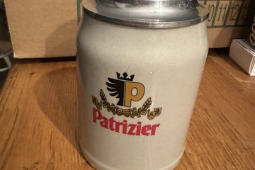 Afbeelding van Vintage bierpul – Patrizier – 16 cm – met tinnen deksel    P