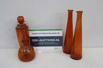 Afbeelding van Set van vier oranje glazen vazen