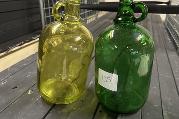 Afbeelding van 135. Glazen vazen 2 stuks