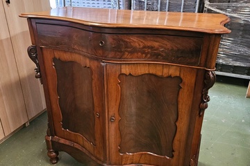 Afbeelding van 304. Antiek bruin kastje