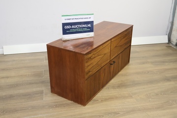 Afbeelding van Vintage Houten Stereomeubel uit de Jaren'70 met Apparatuur