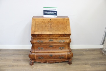 Afbeelding van Wortelnotenhouten Antieke Secretaire