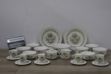 Afbeelding van 23-Delig Porseleinen Servies van Trianon Luxembourg