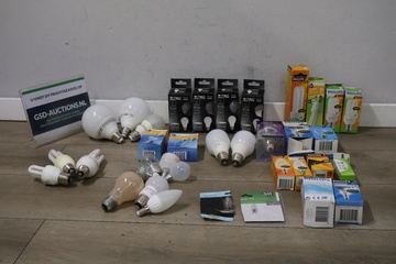 Afbeelding van Mix van diverse Led en spaarlampen 35 stuks