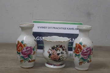 Afbeelding van Set van 3 Porseleinen Chinese Rozenvazen'
