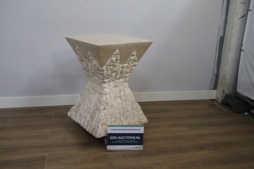 Afbeelding van Vintage stenen/kunststof bijzettafel