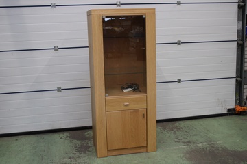 Afbeelding van Eikenhouten Vitrinekast met Ingebouwde Verlichting