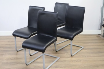 Afbeelding van Set van 4 Zwarte Eetkamerstoelen''