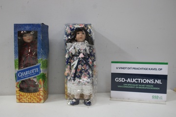 Afbeelding van Set van Twee Vintage Charlotte Poppen''