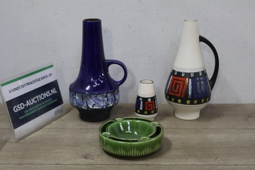 Afbeelding van Set van 3 Vintage Vaasjes & 1 Groene Asbak van W.Germany