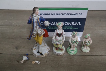 Afbeelding van Vintage porseleinen beeldjes 4 stuks''
