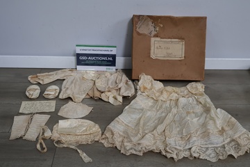 Afbeelding van Antieke Set Babykleding