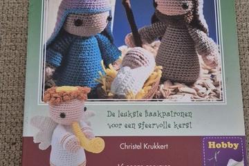 Afbeelding van Je eigen kerststal haken – Christel Krukkert