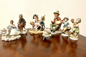 Afbeelding van Porseleinen beelden verzameling 7 stuks