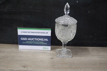 Afbeelding van Kirstallen Bonbonnière op Voet