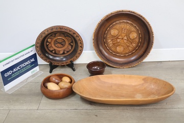 Afbeelding van Houten wandborden, schalen en eieren 10 stuks