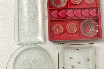 Afbeelding van Kaarsen set met kristalen en glazen borden