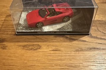 Afbeelding van James Bond 007 GoldenEye – Ferrari F355 GTS – Modelauto in v