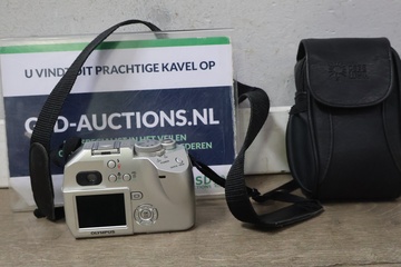 Afbeelding van Olympus Camedia digitale camera met opbergtas