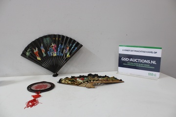 Afbeelding van Handwaaiers 2 stuks en een Chinese knoop''